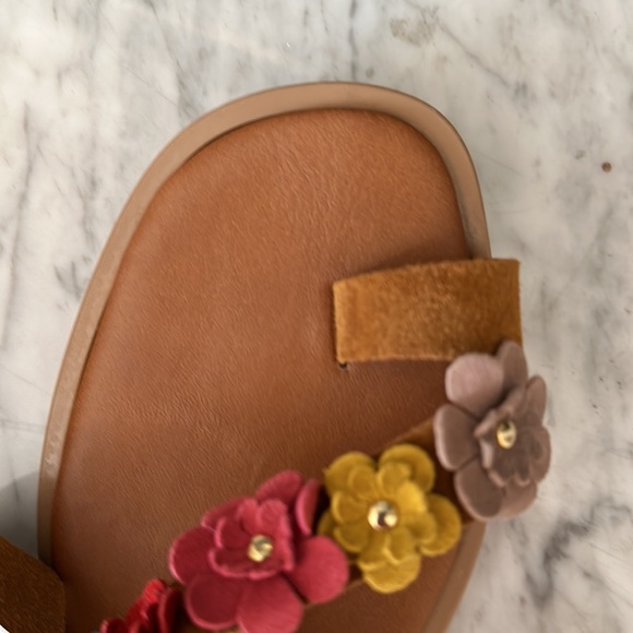 New Handmade Italian Sophia Milano Suede Flowers Flat Slip On Sandals  Size 7.5 - Picture 3 of 11